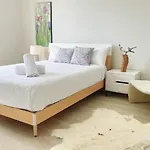 Modern 3 Bedroom Flat In Ryde
