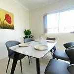 Modern 3 Bedroom Flat In Ryde