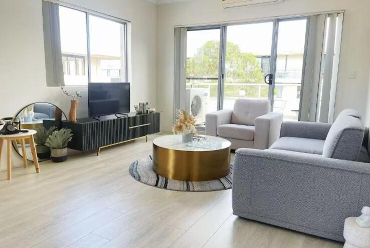 Modern 3 Bedroom Flat In Ryde *