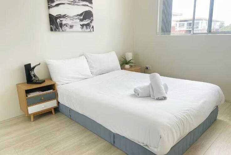 Modern 3 Bedroom Flat In Ryde Apartment Sydney