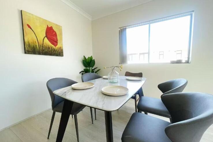 Apartment Modern 3 Bedroom Flat In Ryde Sydney